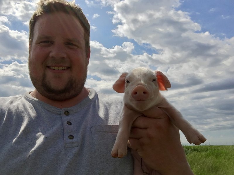 Click image for larger version  Name:	Piglet Hold.jpg Views:	1 Size:	575.0 KB ID:	358175