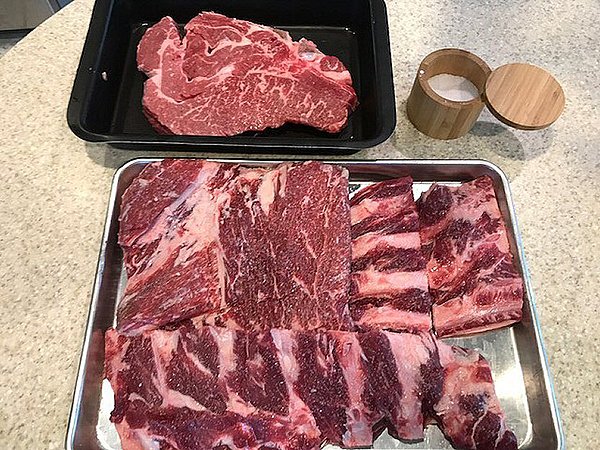 Click image for larger version

Name:	beef ribs 02.jpg
Views:	149
Size:	129.9 KB
ID:	406997