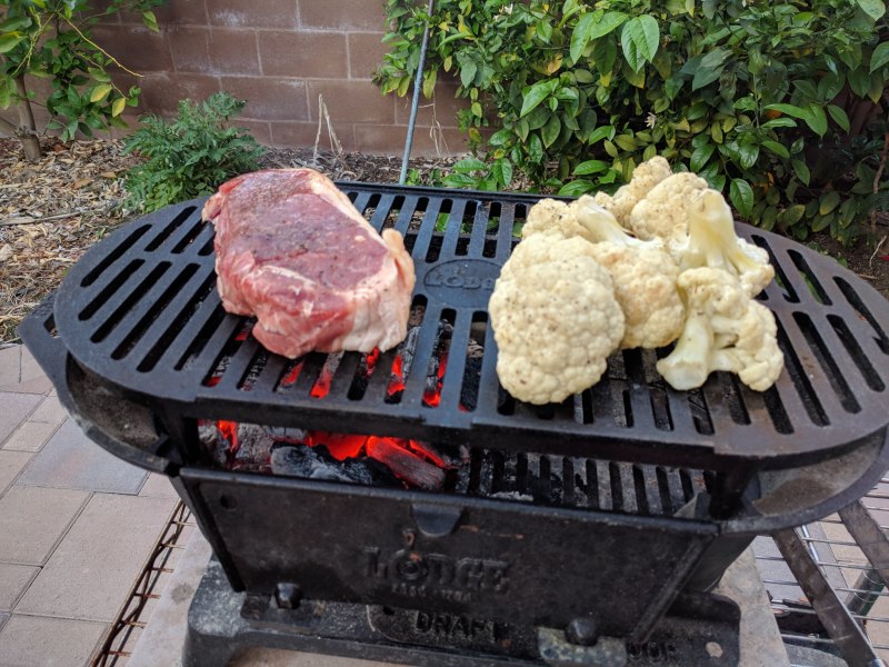 Assembled a Lodge Sportsman Grill (not Pro) from parts and just fired it  up. I'm happy with my splurge. : r/castiron