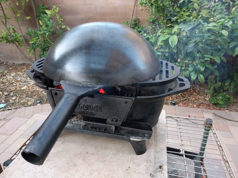 Assembled a Lodge Sportsman Grill (not Pro) from parts and just fired it  up. I'm happy with my splurge. : r/castiron