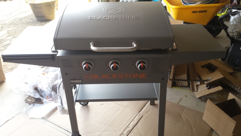 Blackstone Pro Series 3 28 inch griddle at WalMart Pitmaster Club