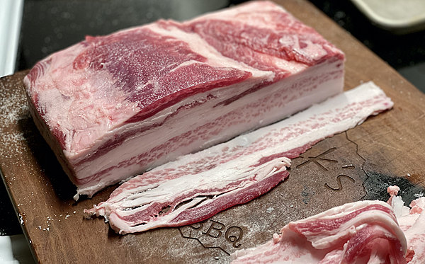 Click image for larger version  Name:	iberico-pork-belly-1.jpg Views:	0 Size:	980.2 KB ID:	960641