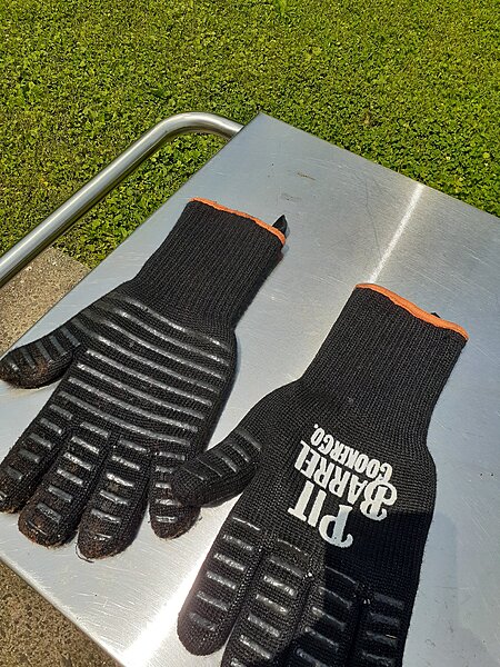 Grill cleaning clearance gloves