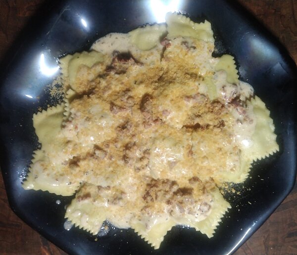 Click image for larger version

Name:	ravioli.jpg
Views:	304
Size:	80.0 KB
ID:	1452211