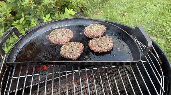 Click image for larger version

Name:	burgers-4.jpg
Views:	310
Size:	453.4 KB
ID:	1484854