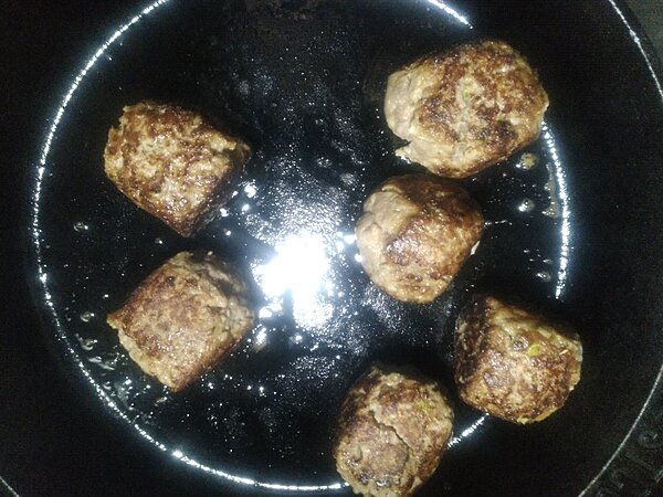 Click image for larger version

Name:	meatball_stew1.jpg
Views:	163
Size:	5.27 MB
ID:	1628219