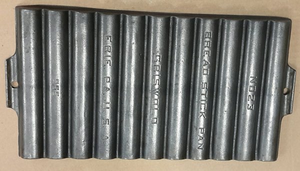 Click image for larger version

Name:	Griswold bread stick pan 1-1_resized.jpg
Views:	338
Size:	128.0 KB
ID:	319550